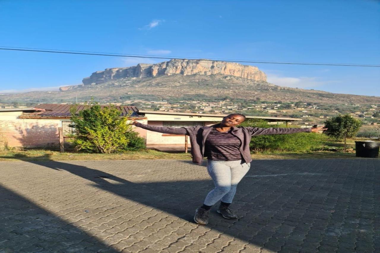 Отель Maluti Backpackers Phuthaditjhaba Экстерьер фото