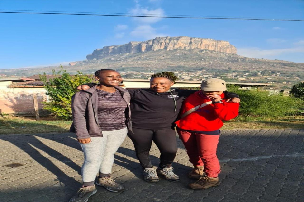Отель Maluti Backpackers Phuthaditjhaba Экстерьер фото