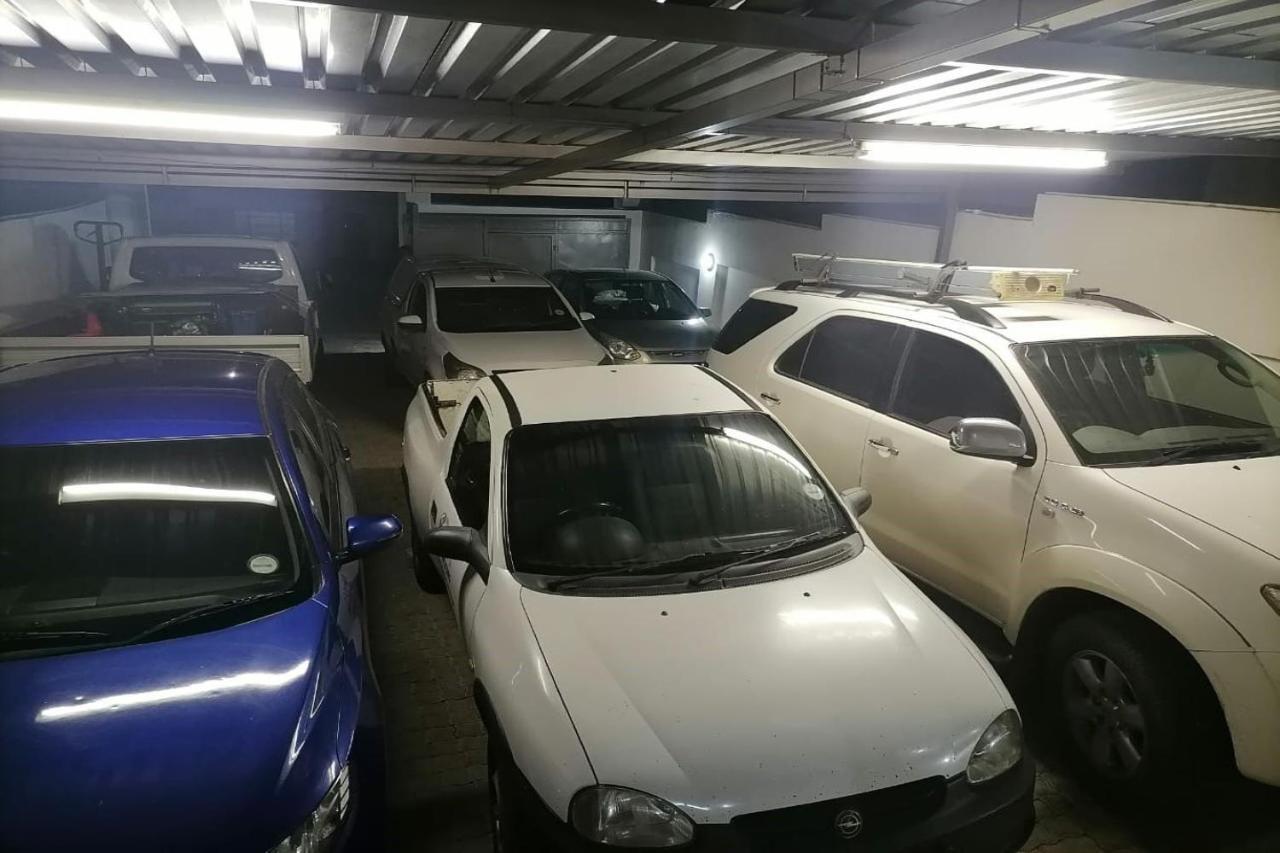 Отель Maluti Backpackers Phuthaditjhaba Экстерьер фото