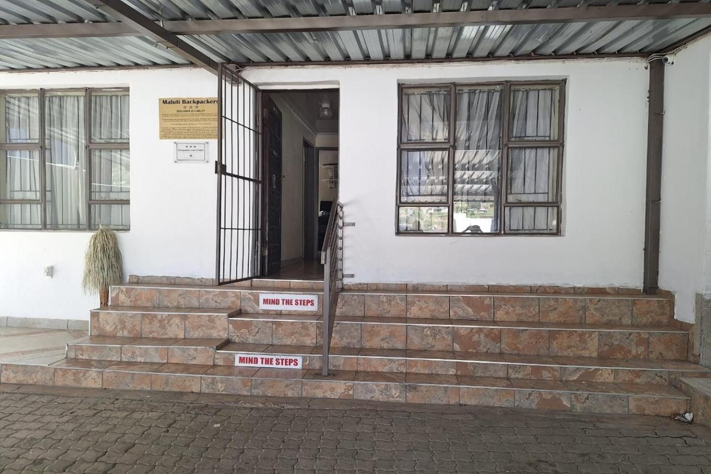 Отель Maluti Backpackers Phuthaditjhaba Экстерьер фото